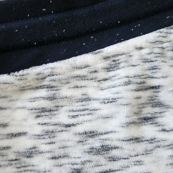 Men's Black and White Shorts Sz Small Nwt - Picture 3 of 3